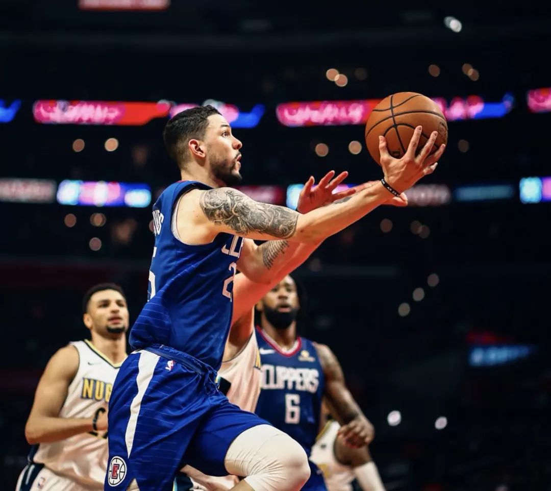 关于浙江队客场大胜赣州，保住季后赛席位的信息