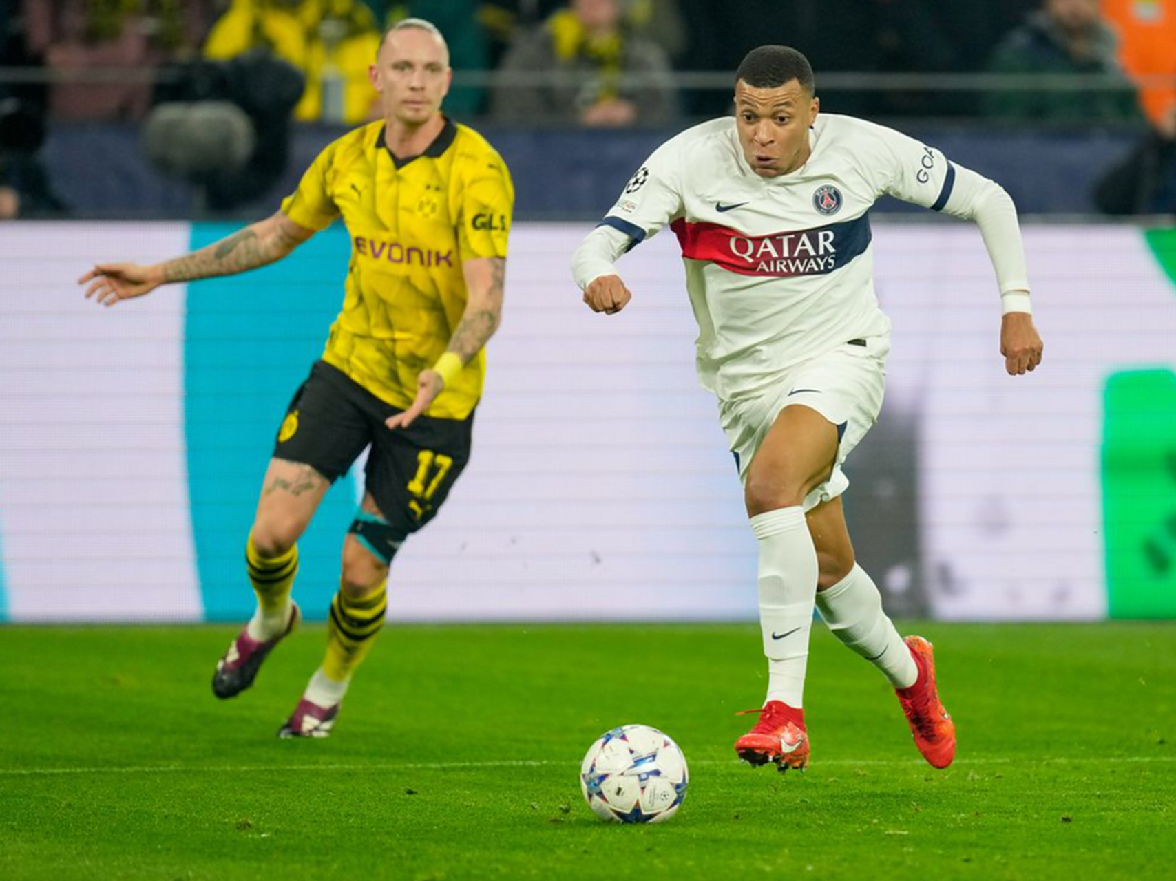 巴黎豪取胜仗，携手晋级足球决赛