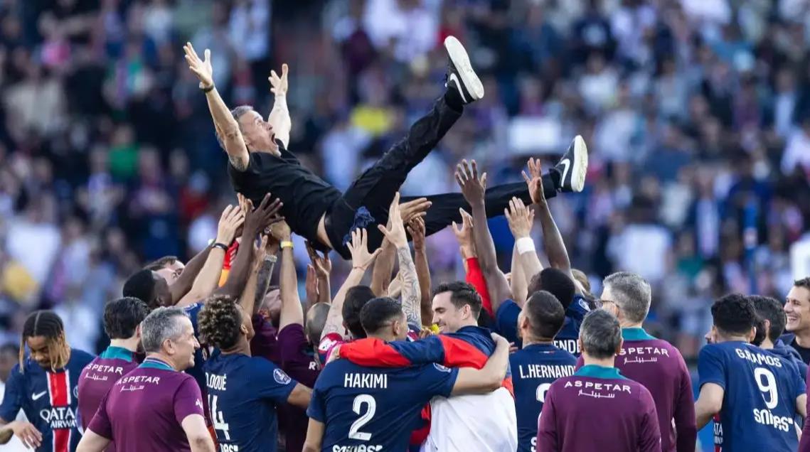 巴黎圣日耳曼连续七年夺得法甲冠军