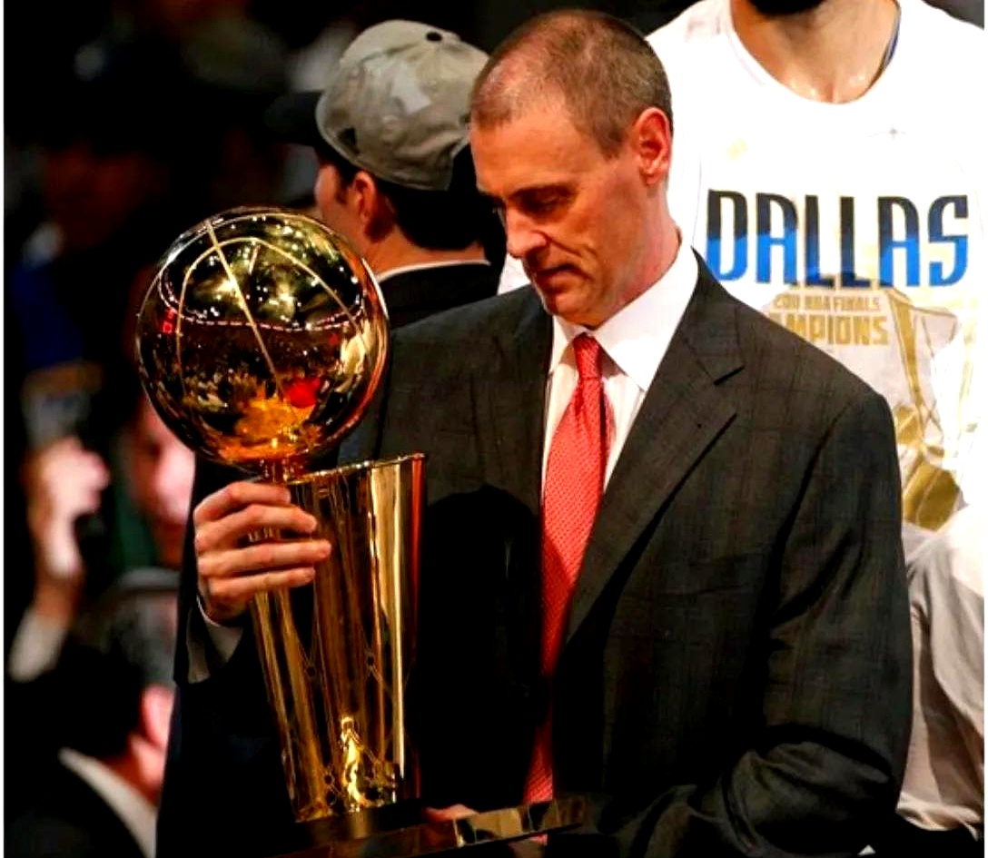 关于步行者客场负独行侠再遭失利的信息