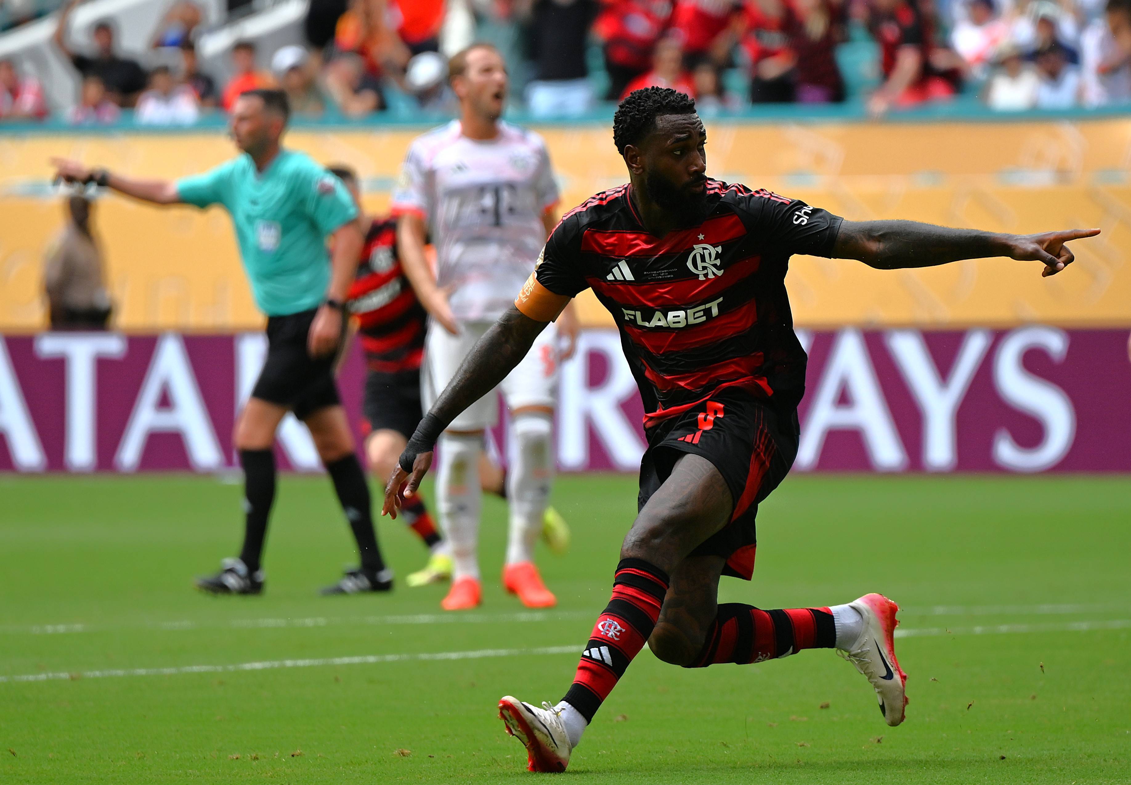 包含拜仁慕尼黑连续不败!德甲霸主再次展现无敌实力的词条 包含拜仁慕尼黑连续不败!德甲霸主再次展现无敌实力的词条